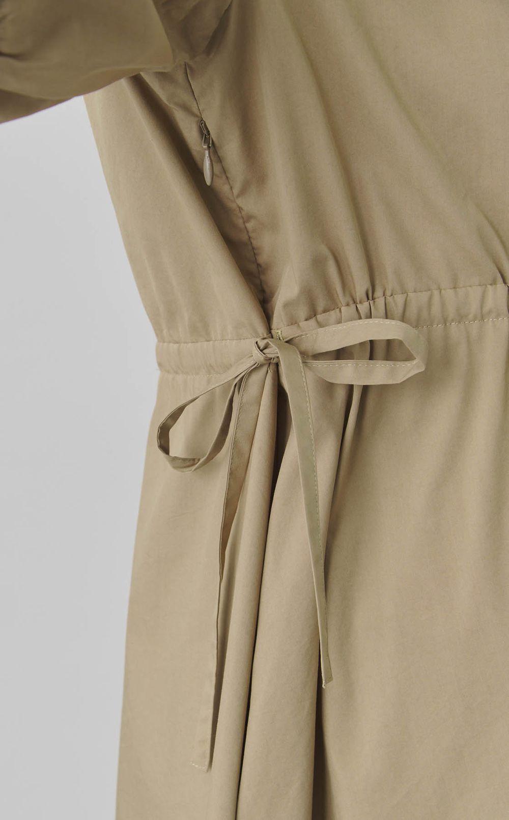 フィットアンドフレアギャザーワンピース