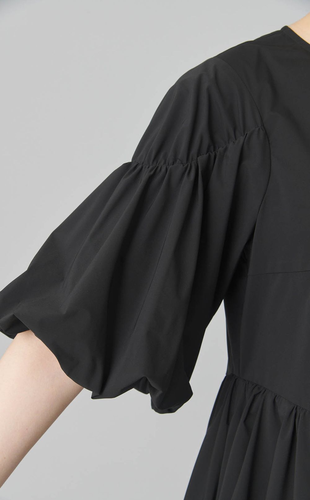 ギャザースリーブロングワンピース