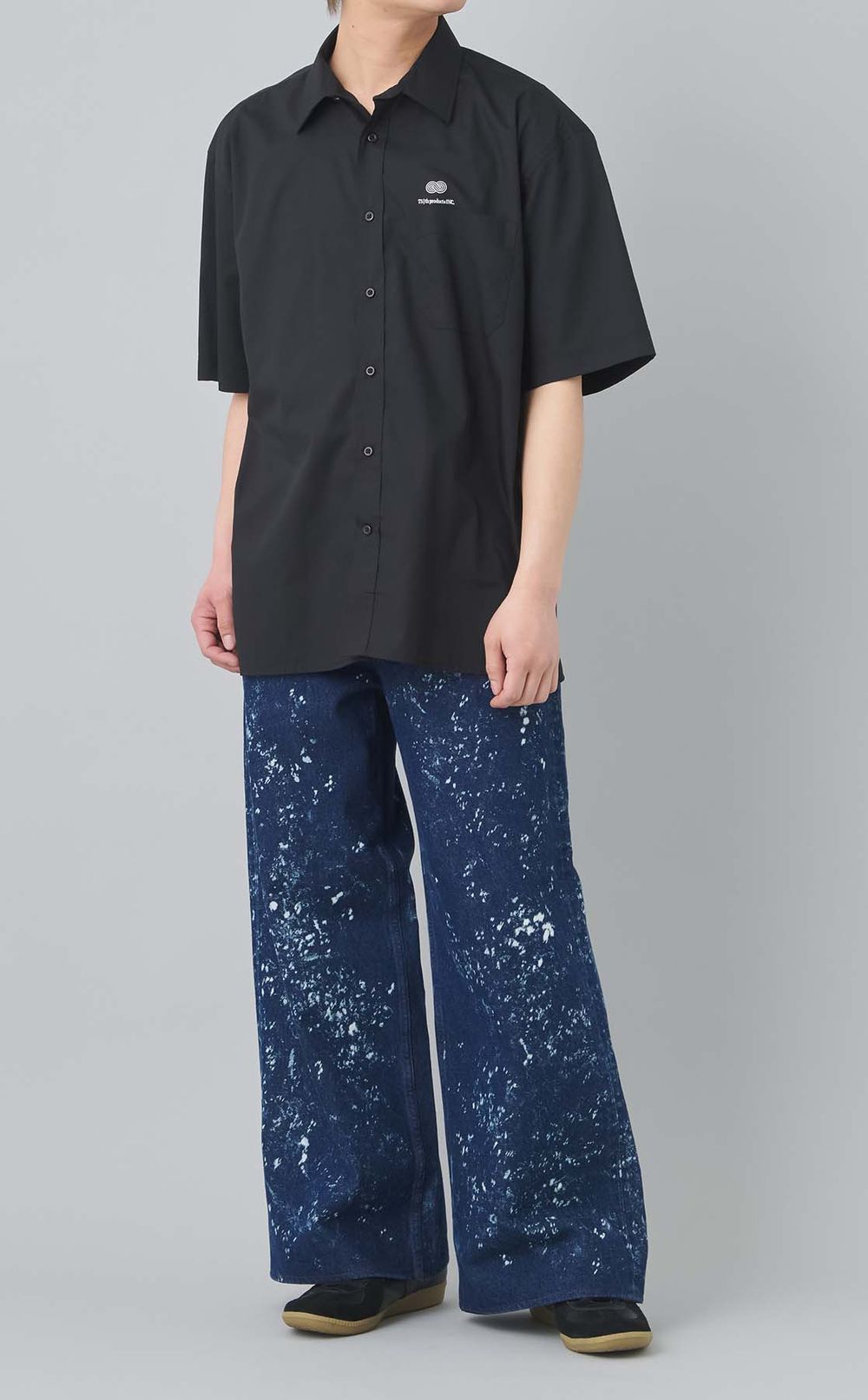 グラフィックショートスリーブシャツ