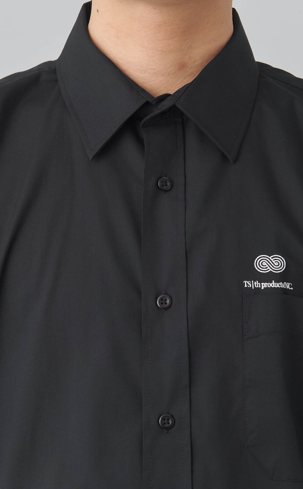 グラフィックショートスリーブシャツ