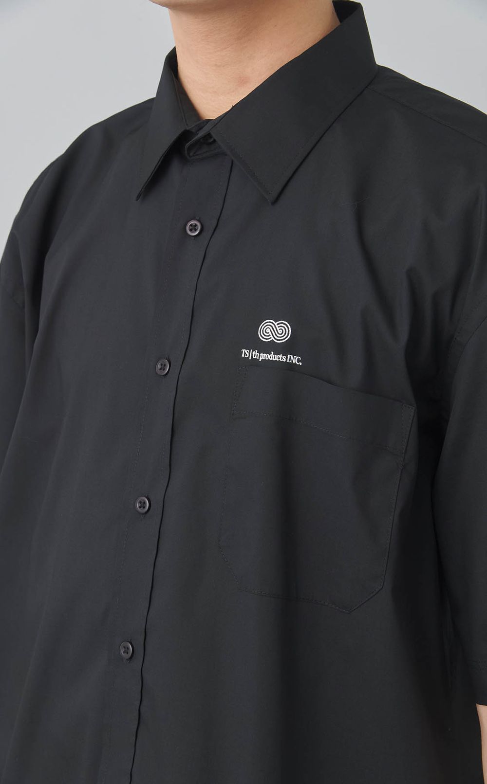 グラフィックショートスリーブシャツ