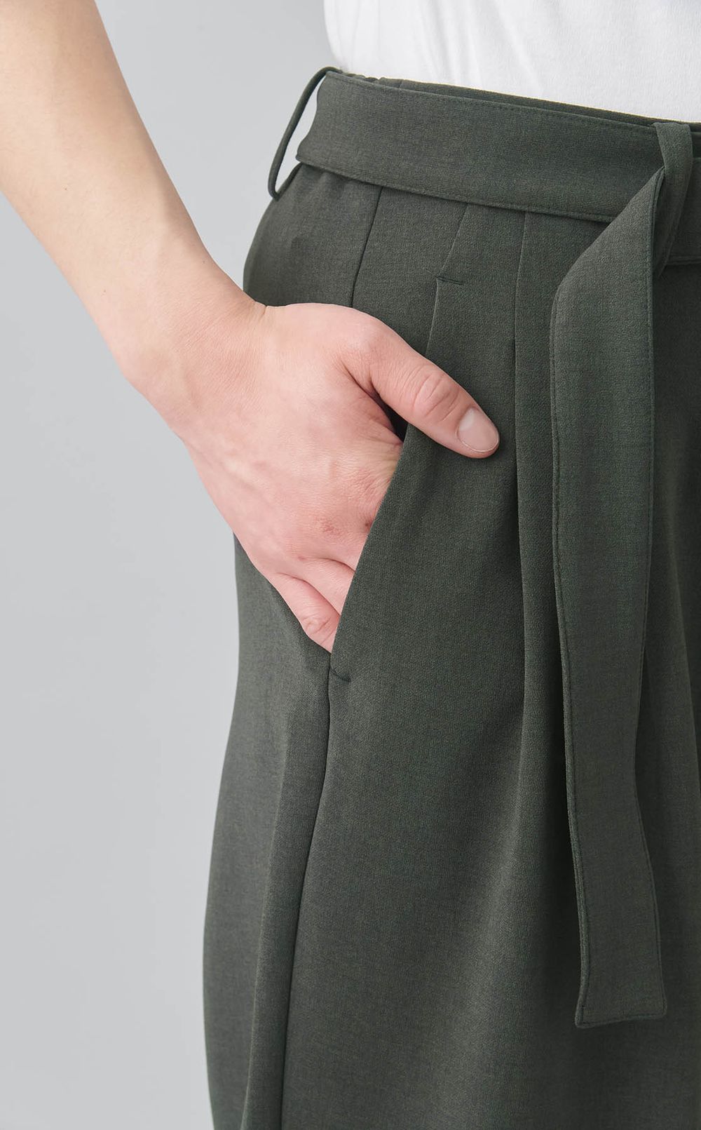 ベルテッドワイドトラウザー