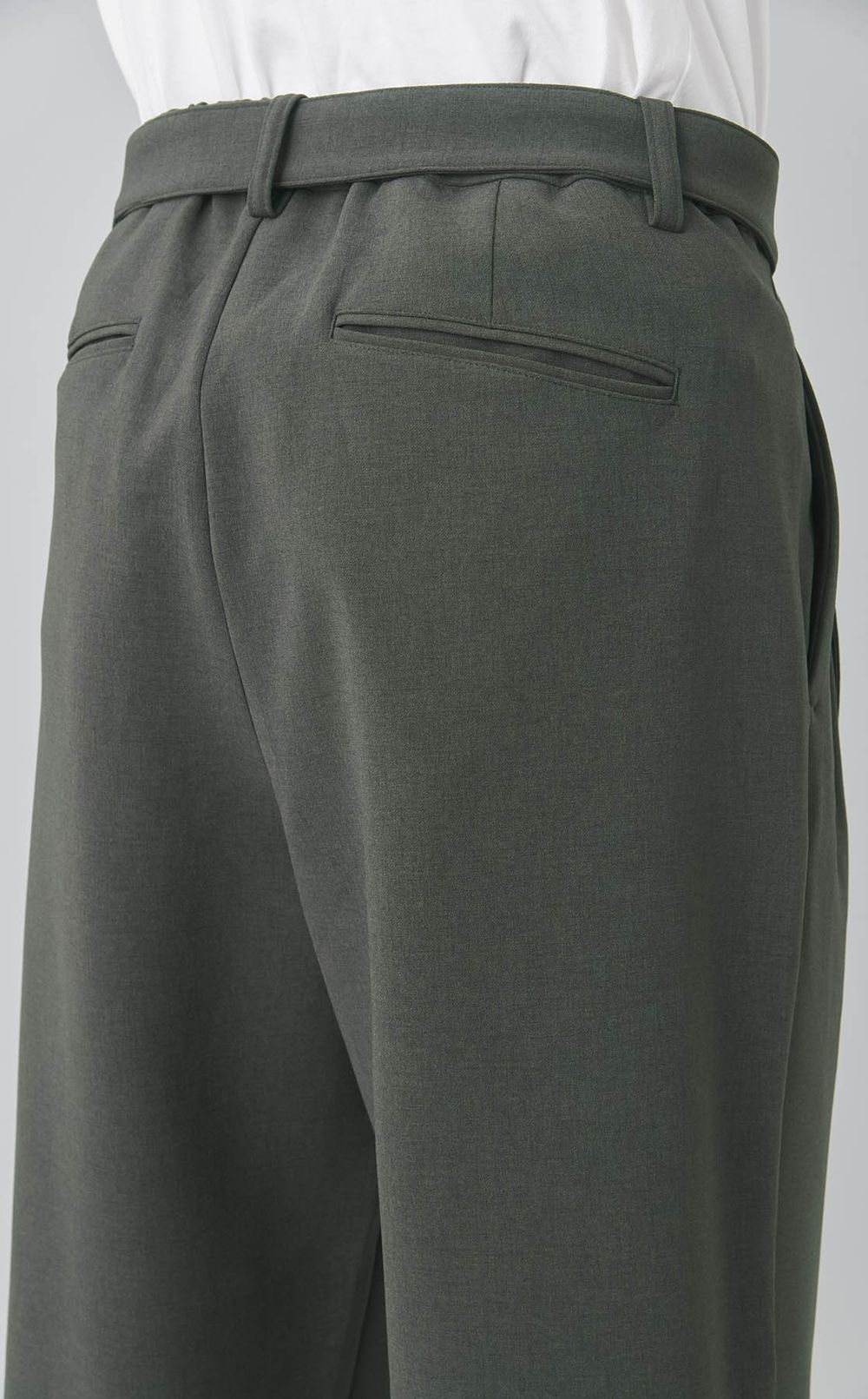 ベルテッドワイドトラウザー