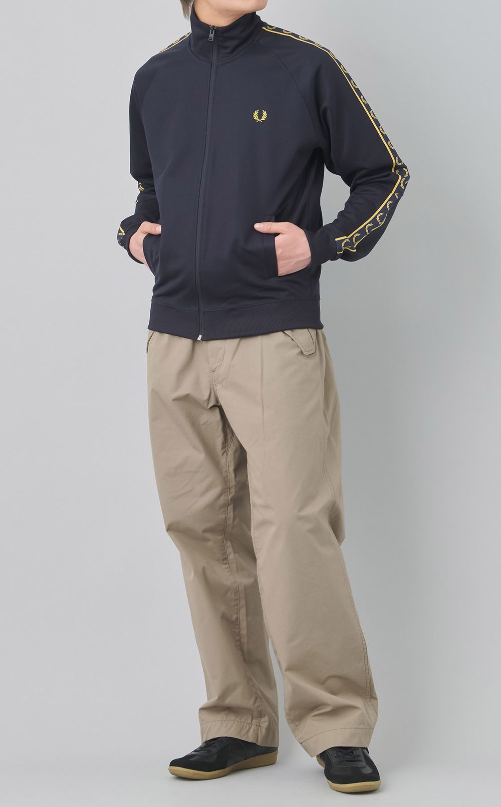 サイドベルトワイドパンツ