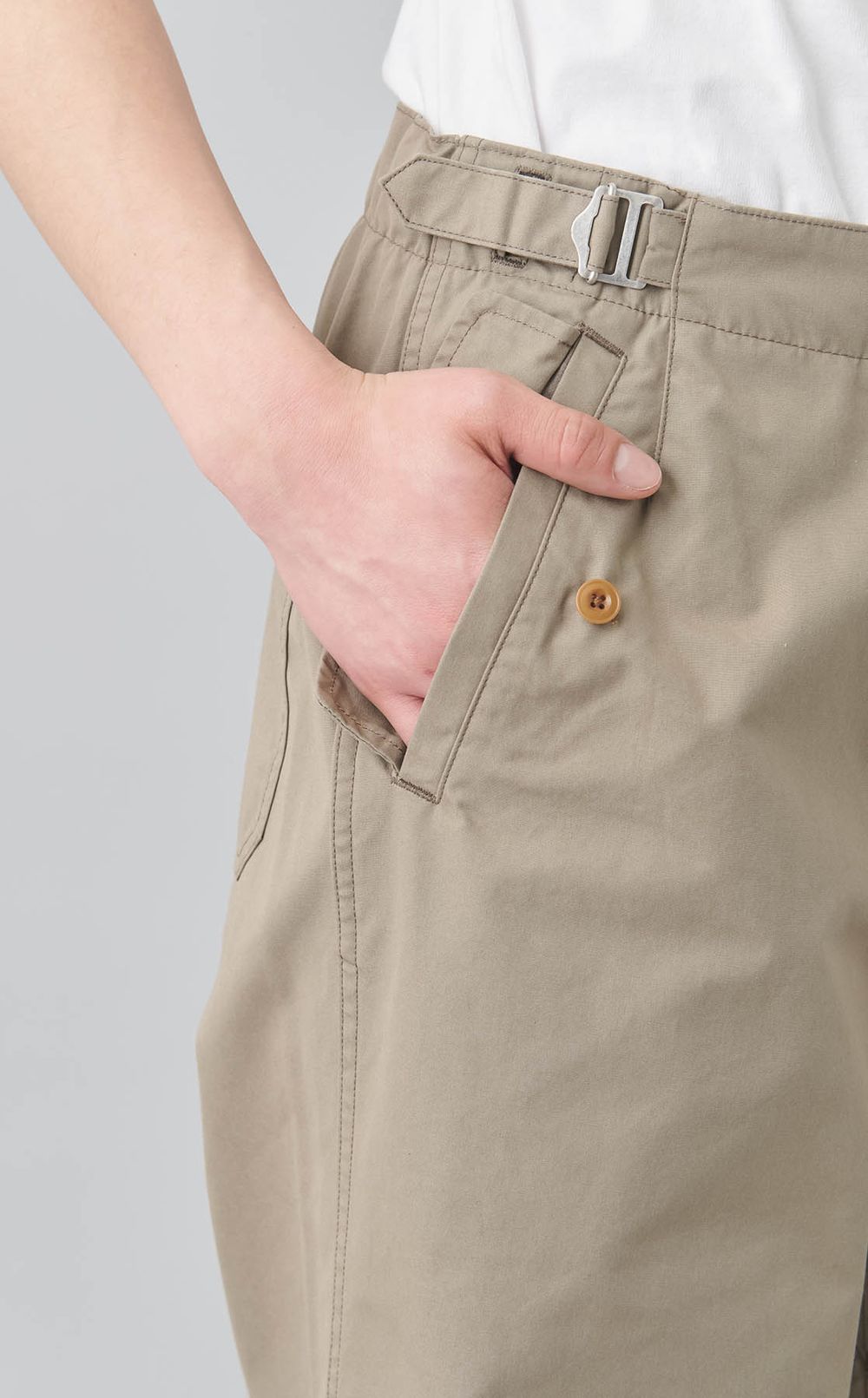 サイドベルトワイドパンツ