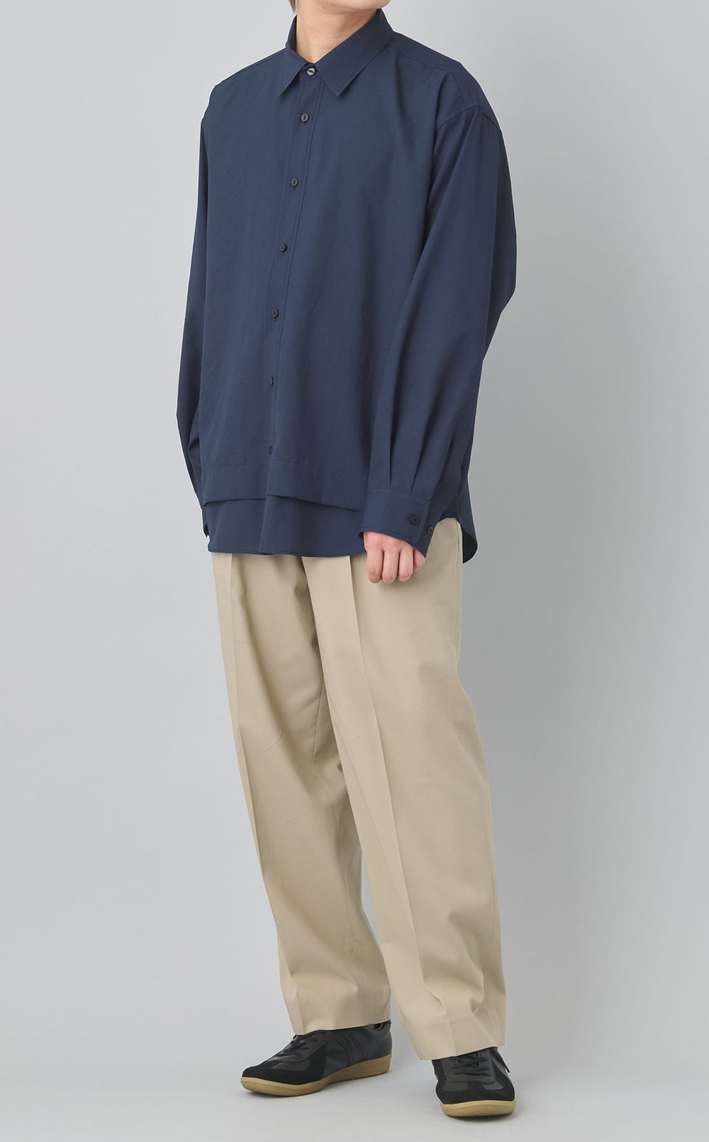 サイドスリットシャツ