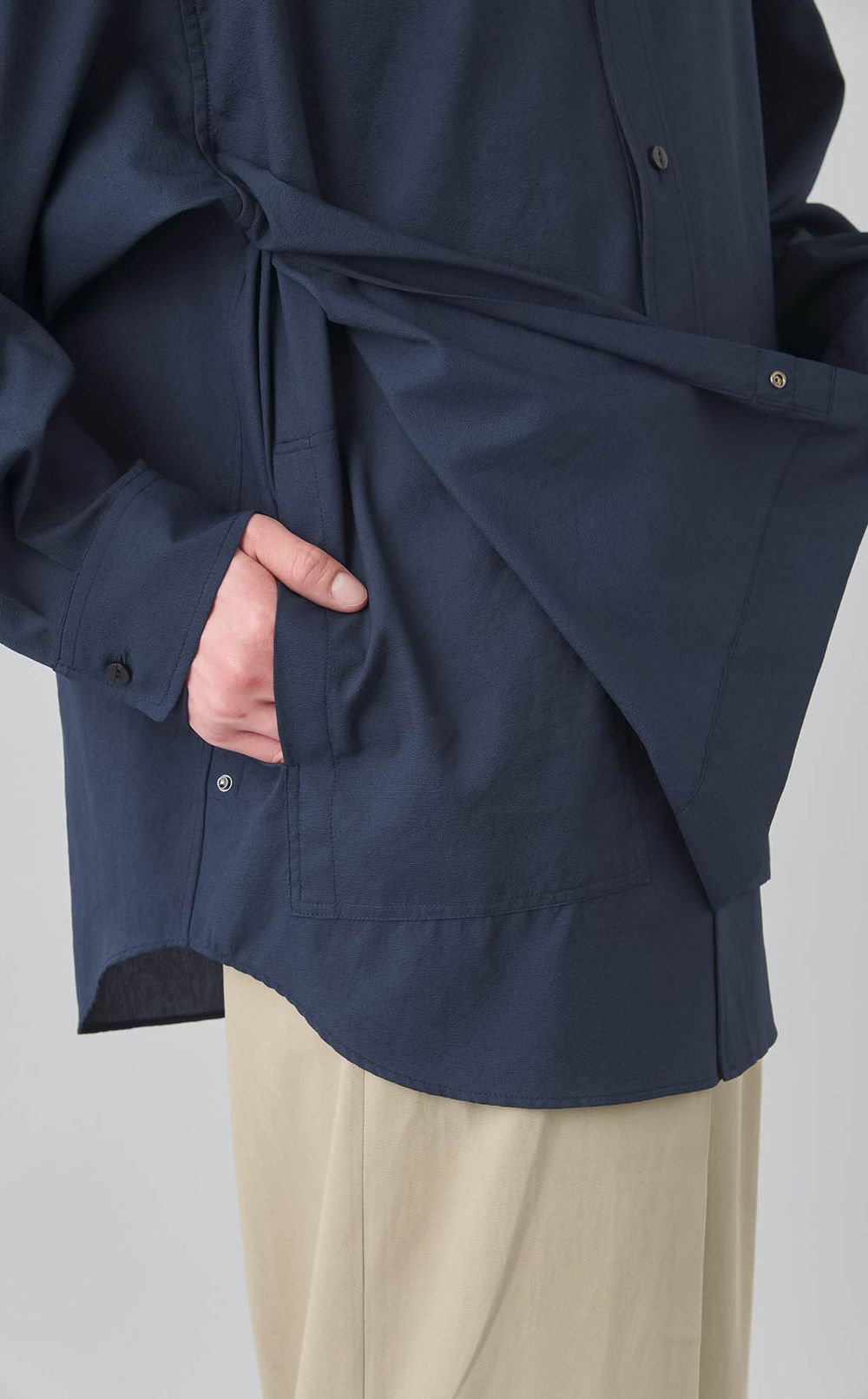 サイドスリットシャツ