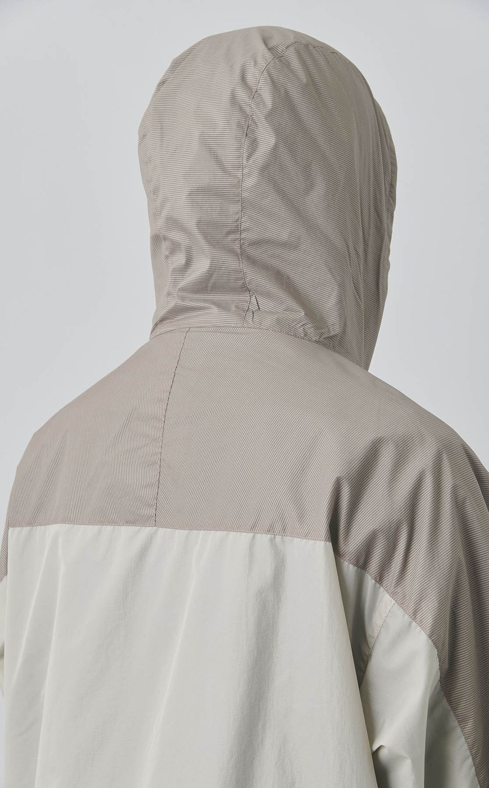 グリッドウィンドブレーカー