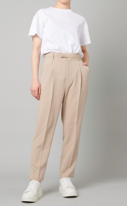 タックテーパードパンツ