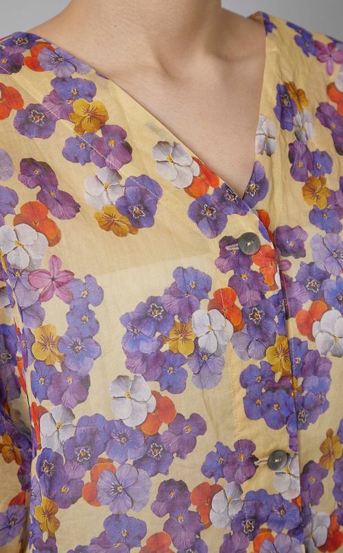 パンジープリントショートスリーブブラウス