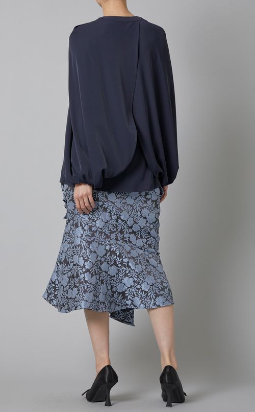 ノーカラースリットスリーブブラウス