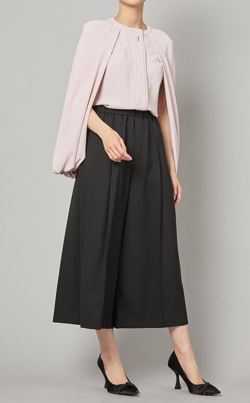 ノーカラースリットスリーブブラウス