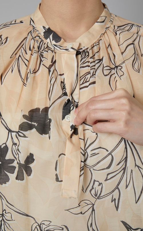 フラワープリントスタンドカラーブラウス