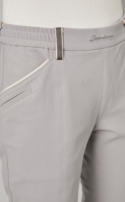 【手洗い可】ストレッチベルトレステーパードパンツ