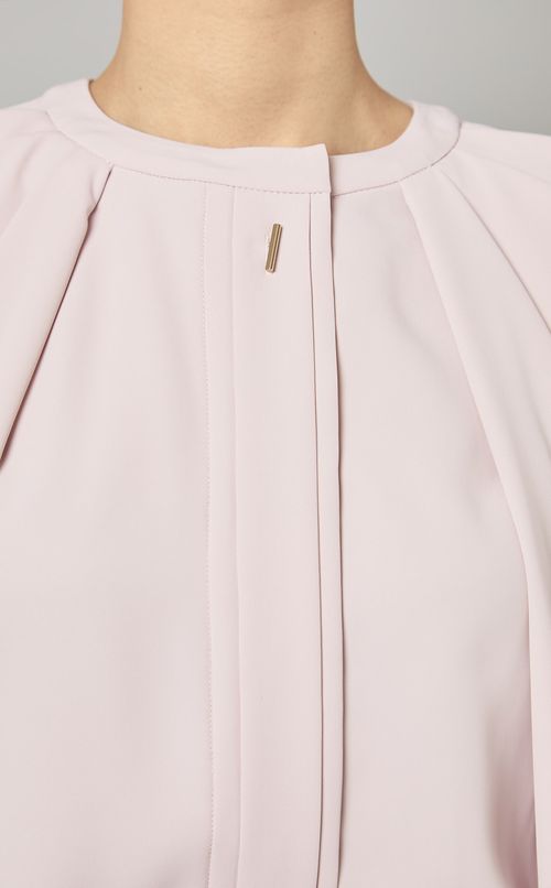 ノーカラースリットスリーブブラウス