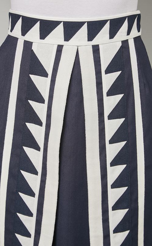 ジグザグモチーフスカート