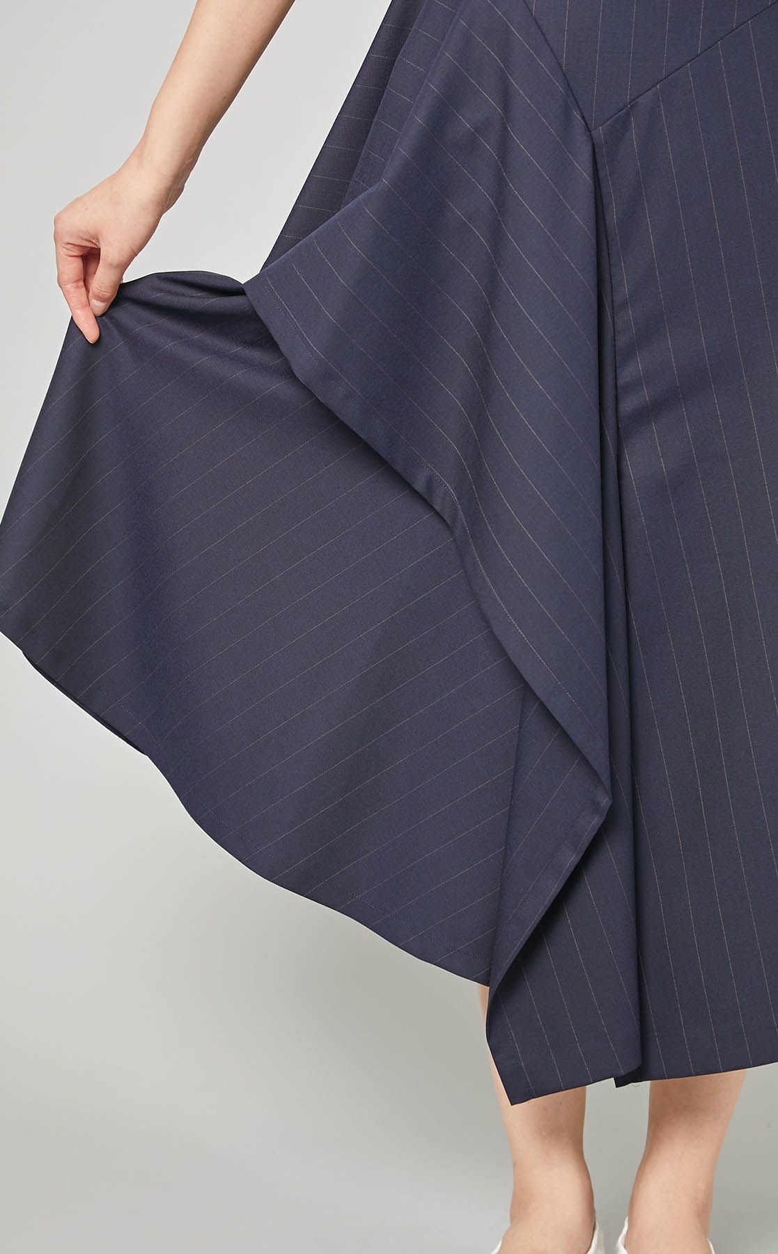 ujoh Rondom Hem Skirt