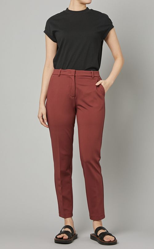 ソリッドセンタープレスパンツ