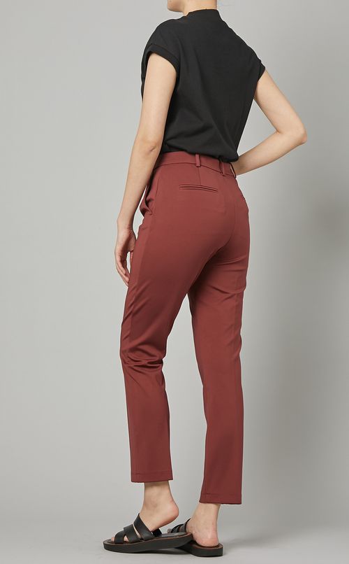 ソリッドセンタープレスパンツ