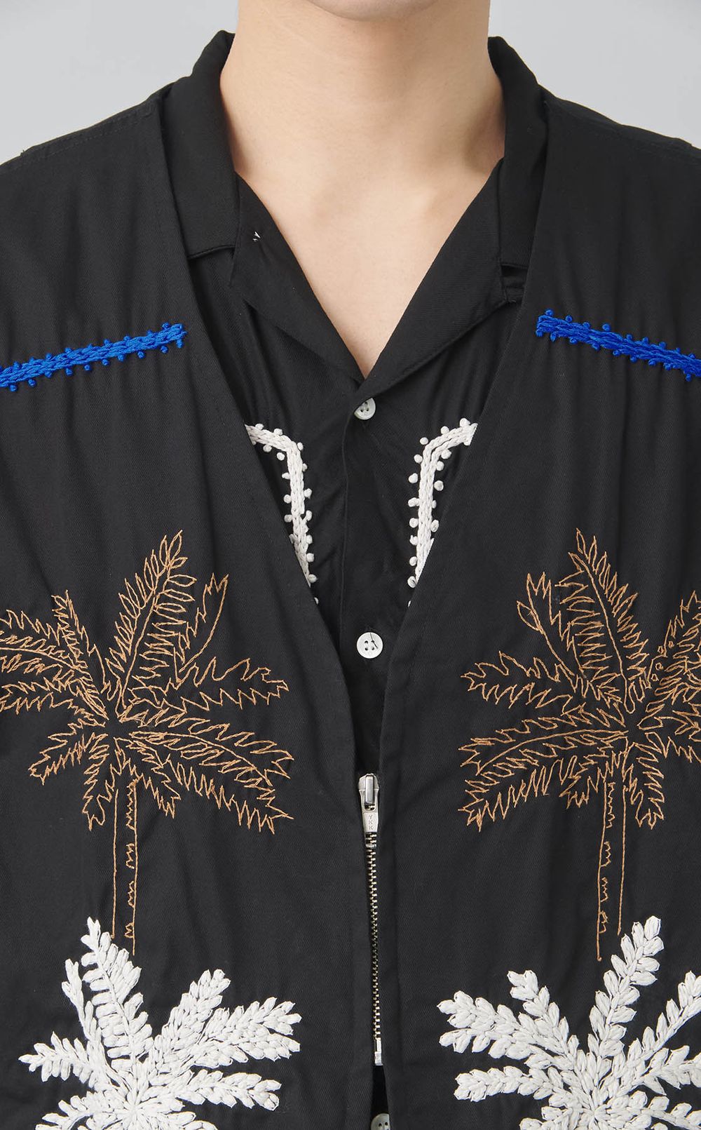 ハンドエンブロイダリーベスト