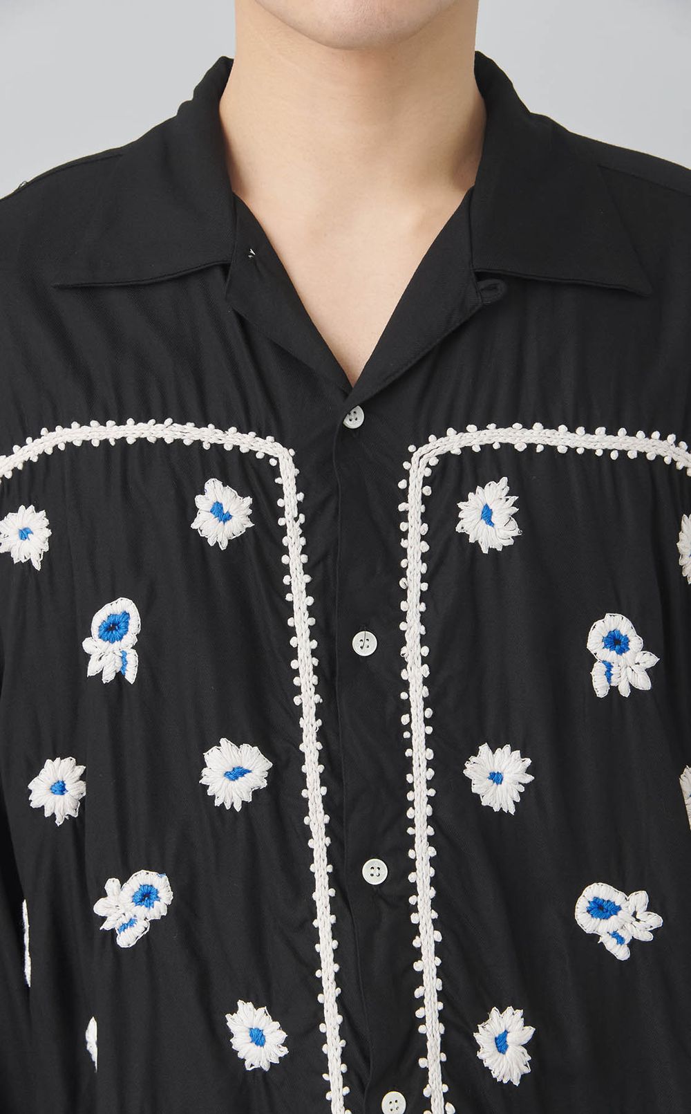 ハンドエンブロイダリーシャツ