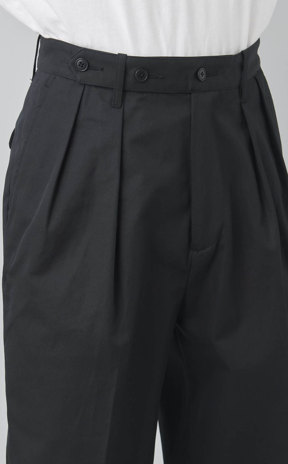 コットンギャバジンタックトラウザー