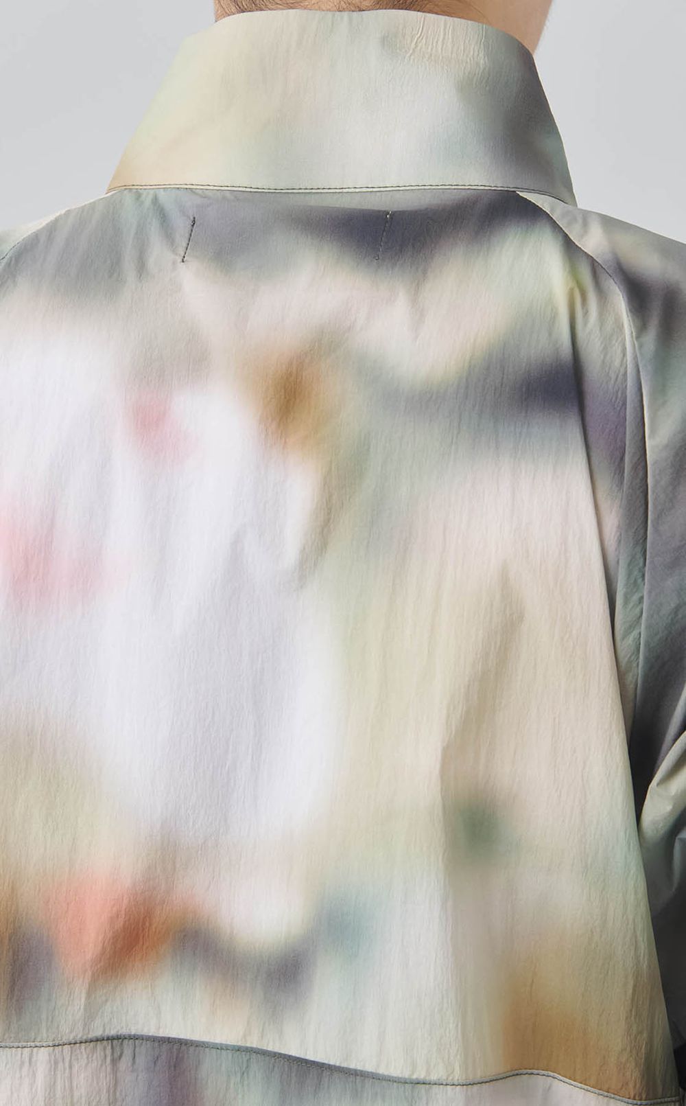 ライトウエイトジャケット