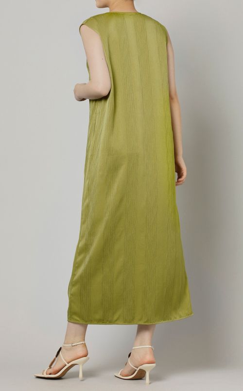 プリーツスリーブレスワンピース