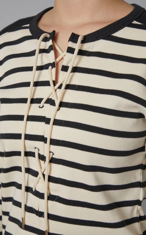 レースアップボーダープルオーバー