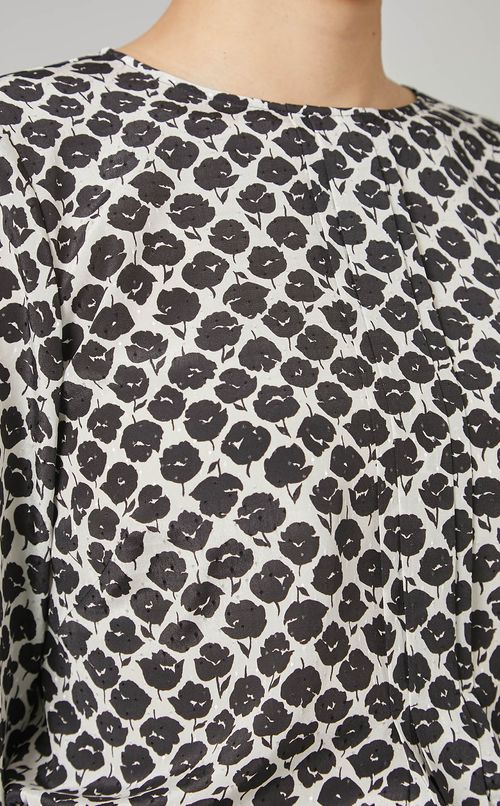 ジオメトリックプリントブラウス