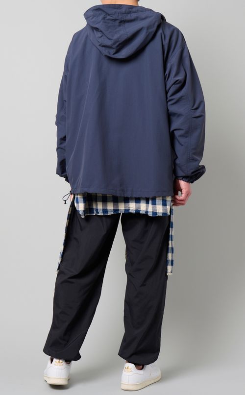 ナイロンシティパーカー