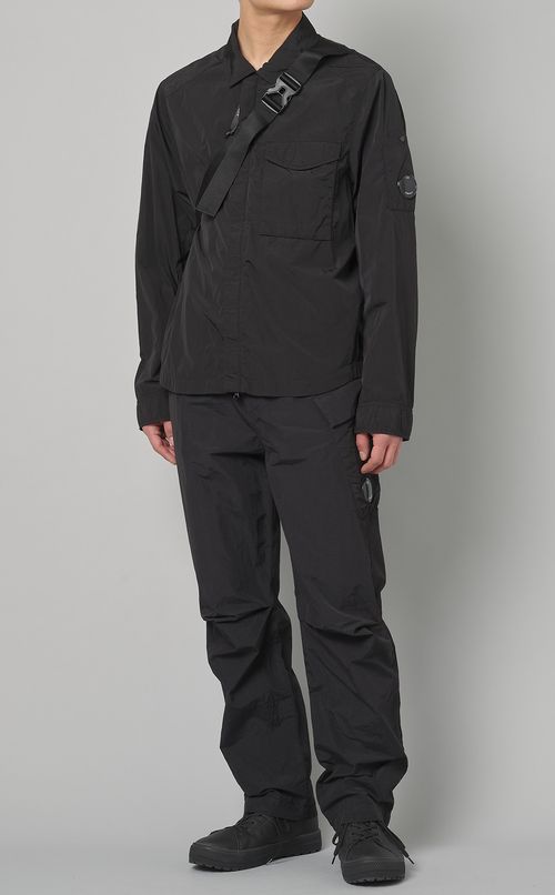 ナイロンクロスボディバッグ