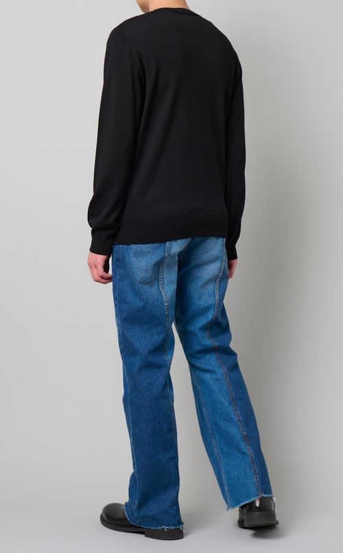 インターシャクルーネックニット