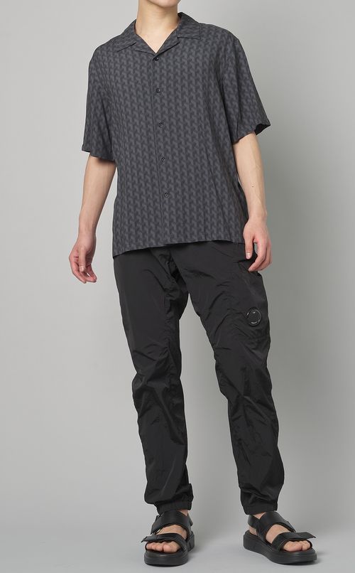 ナイロンジョガーパンツ