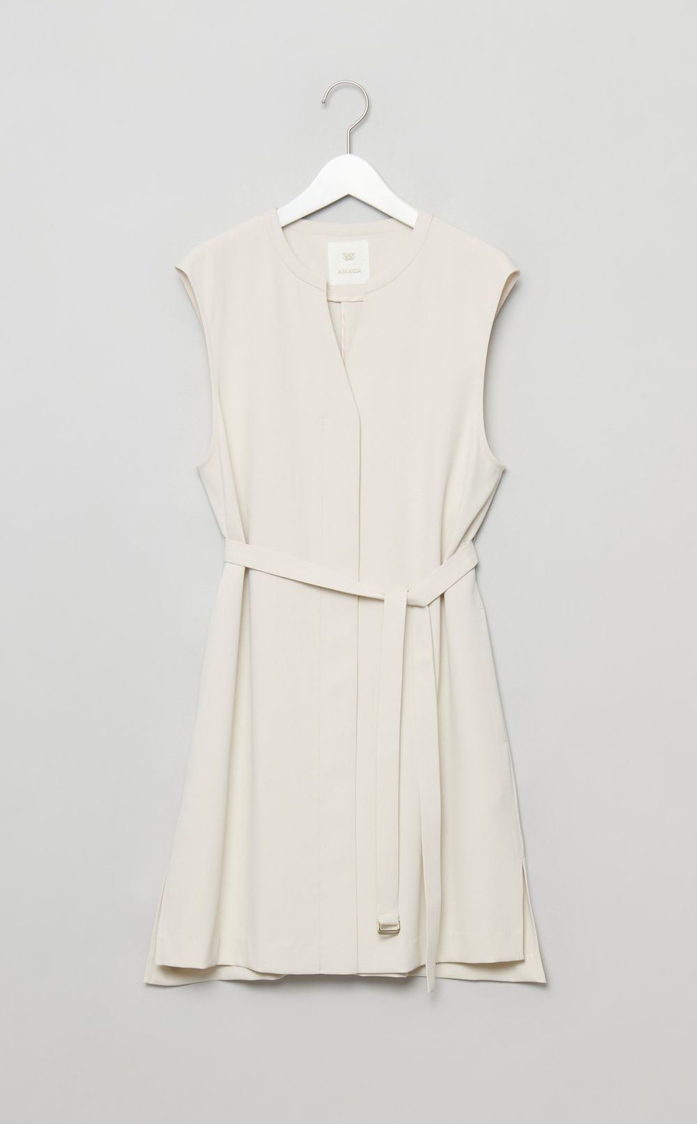 ノーカラーミドルジレ