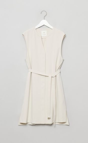 ノーカラーミドルジレ