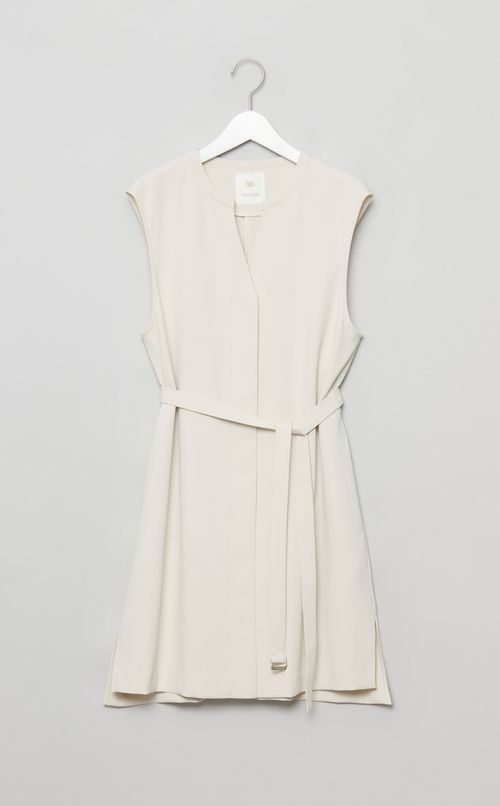 ノーカラーミドルジレ