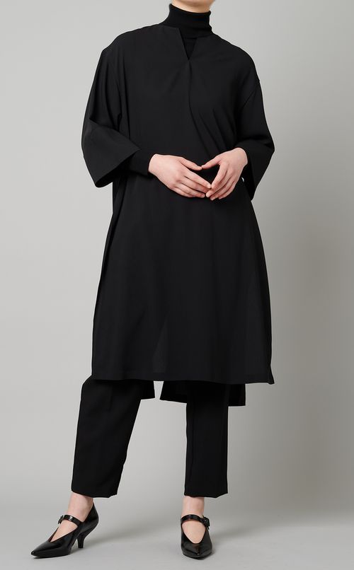 バックレイヤードロングシャツ