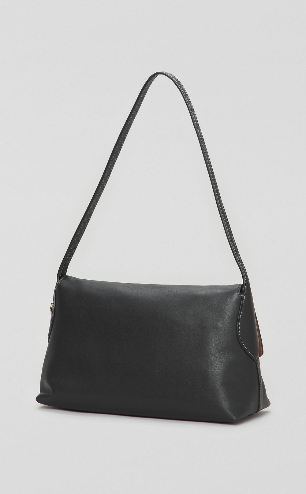 チェルシーレザーミディショルダーバッグ