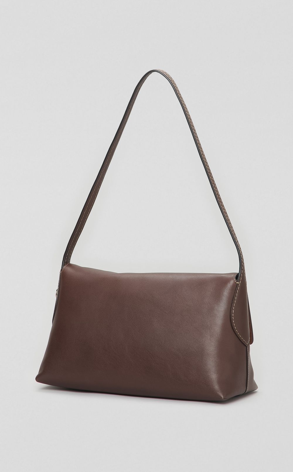 チェルシーレザーミディショルダーバッグ