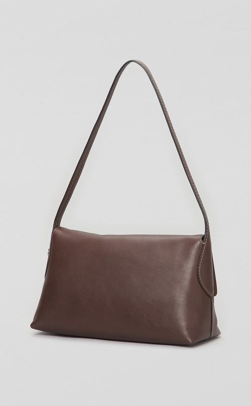 チェルシーレザーミディショルダーバッグ