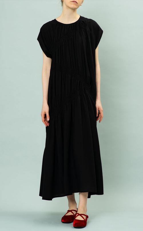 シャーリングワンピース