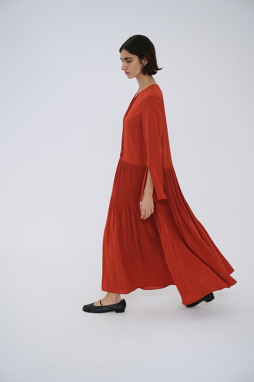 サテンピンタックルーズワンピース