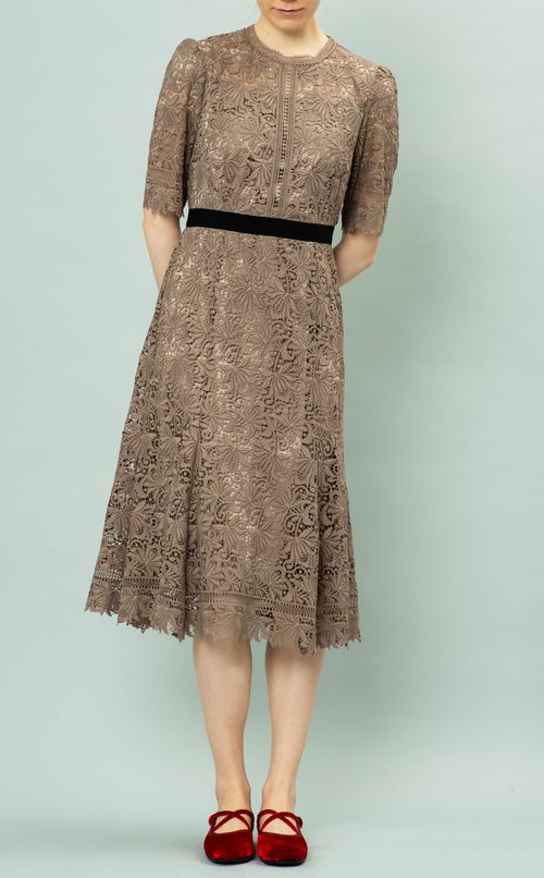 ウエストマークレースワンピース