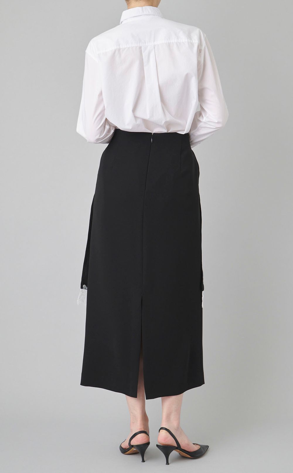 フロントドレープレーススカート