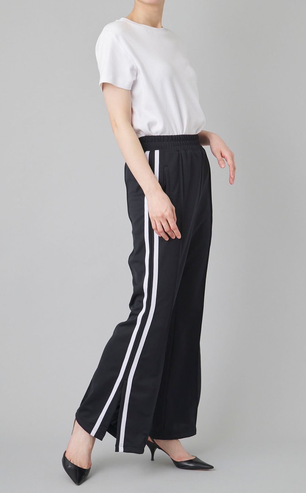 タック入りフレアトラックパンツ