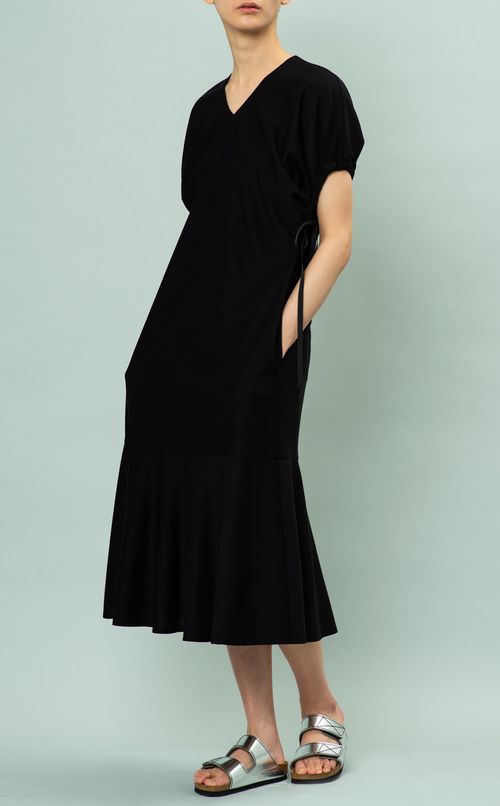 Vネックストレッチワンピース