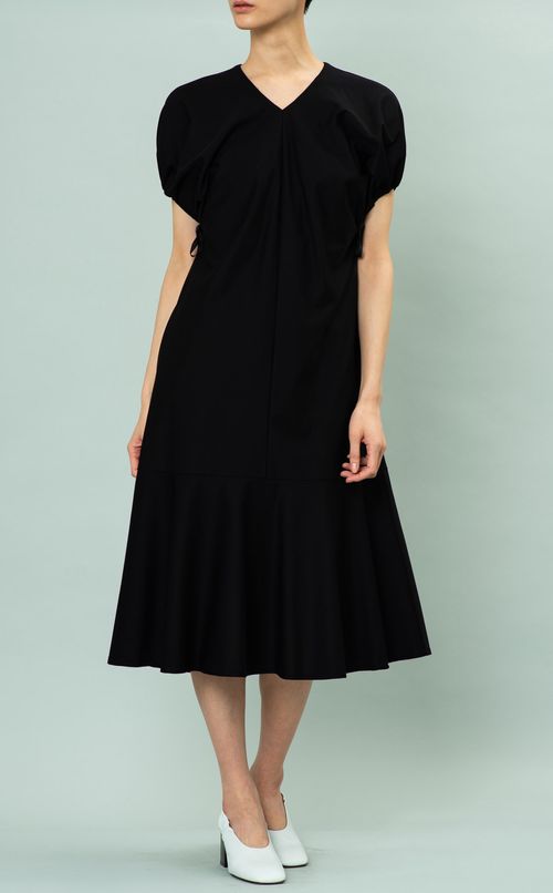 Vネックストレッチワンピース