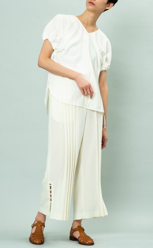 Vネックストレッチブラウス