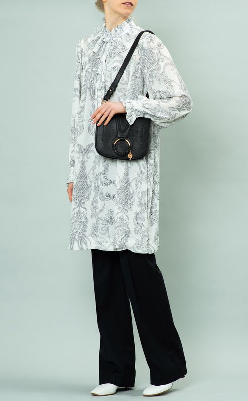 レザーショルダーバッグ